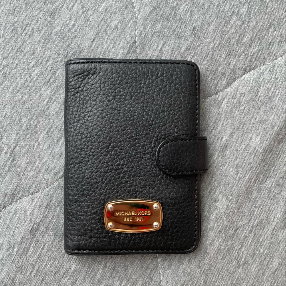 Michael kors wallet